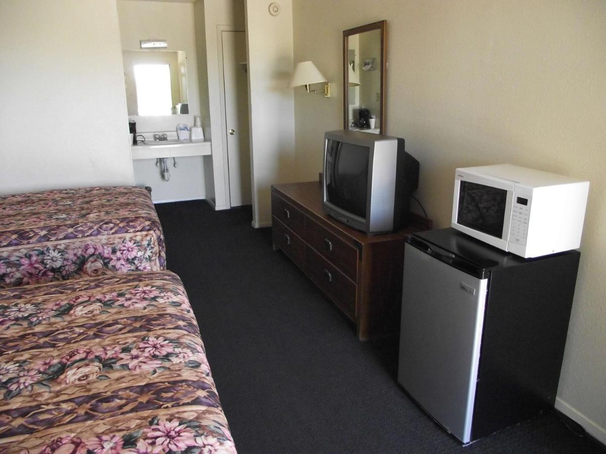 Glen Rose Inn & Suites Екстер'єр фото
