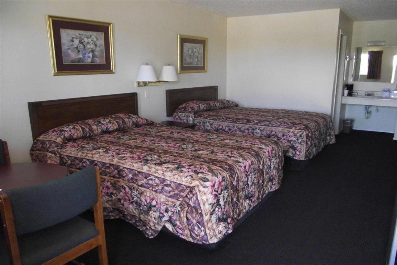 Glen Rose Inn & Suites Екстер'єр фото