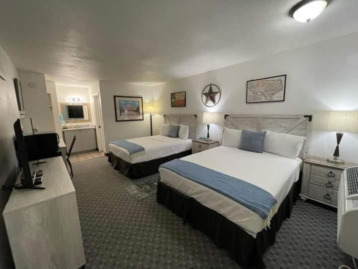 Glen Rose Inn & Suites Екстер'єр фото