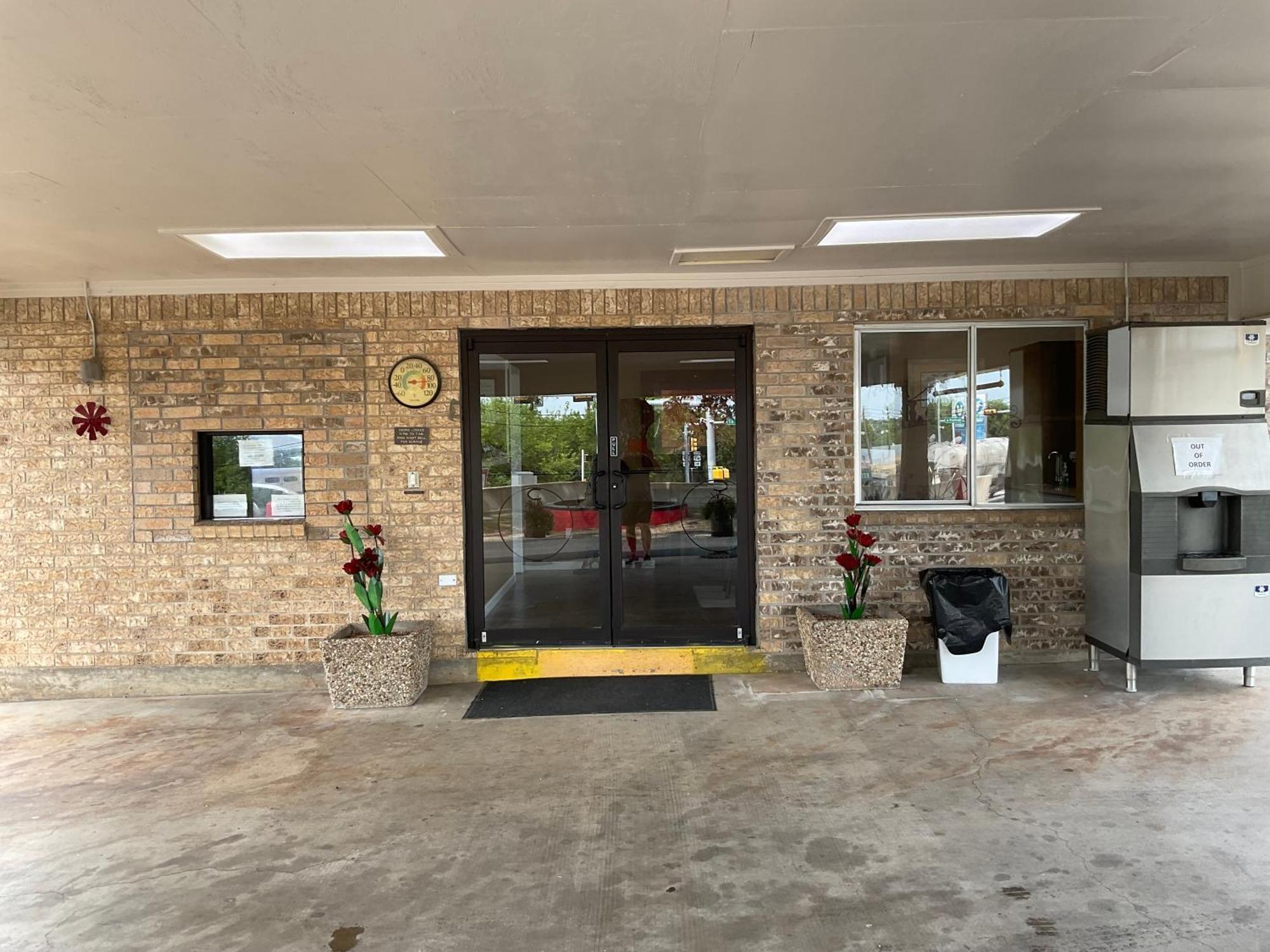 Glen Rose Inn & Suites Екстер'єр фото