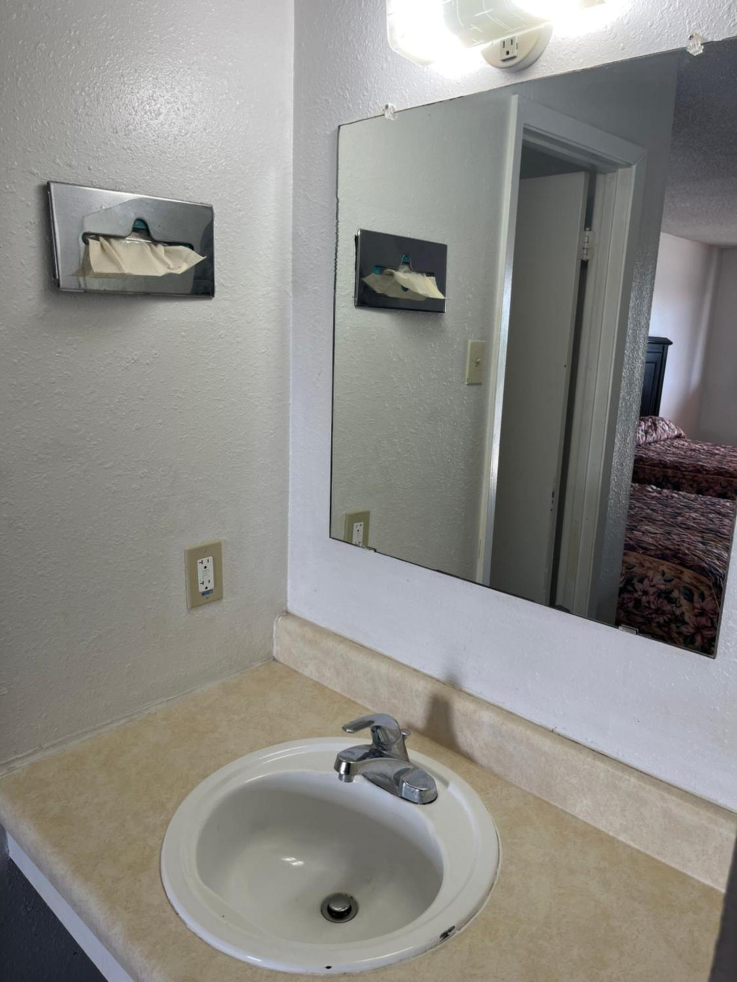 Glen Rose Inn & Suites Номер фото