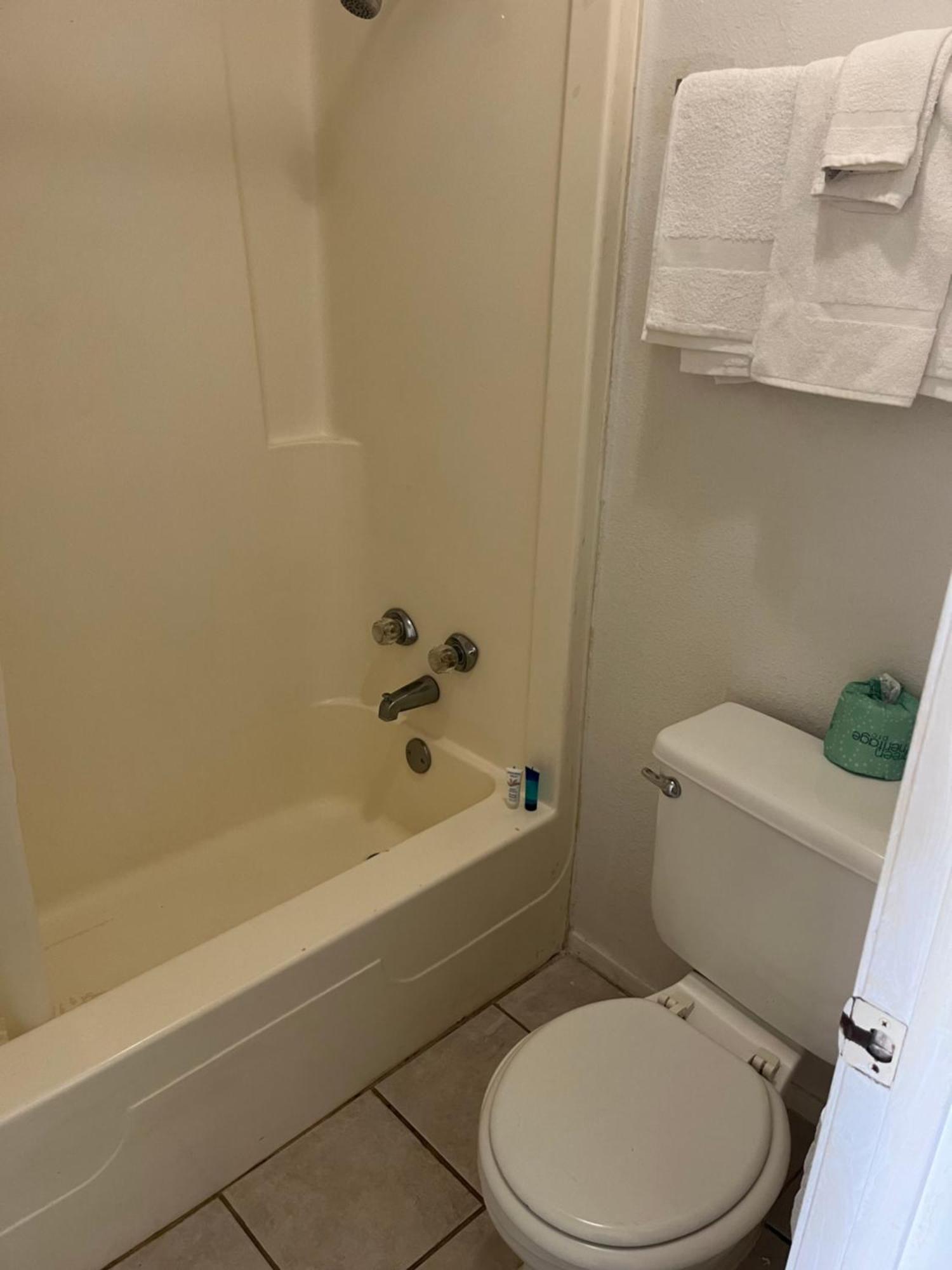 Glen Rose Inn & Suites Екстер'єр фото