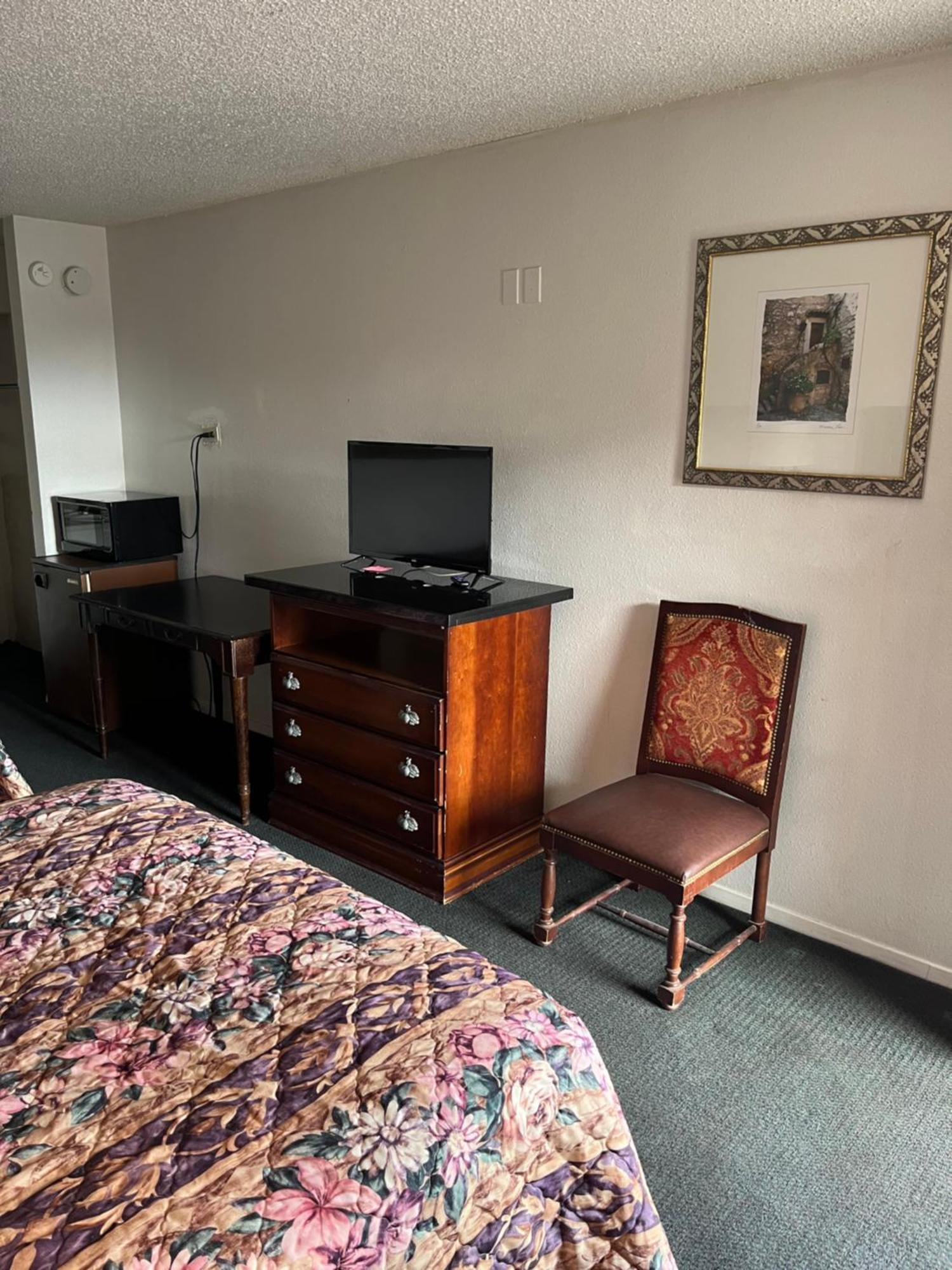 Glen Rose Inn & Suites Екстер'єр фото